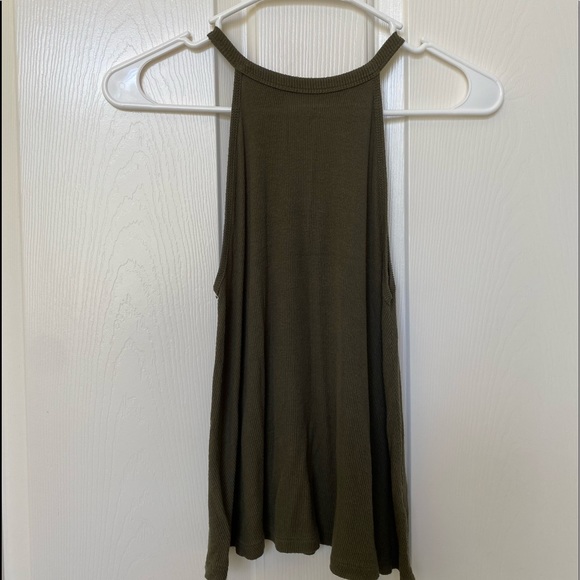 olive green flowey top - Picture 1 of 3